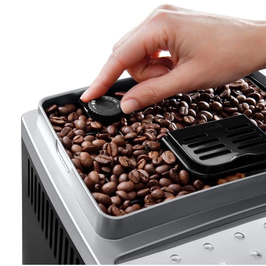 Macchina da caffè superautomatica Delonghi Magnifica S ECAM21.117.B con sistema Cappuccino e macinacaffè incorporato (ricondizionata)